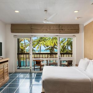 Deluxe Room Sea View at Centre Point Black Coral & Lellama restaurants